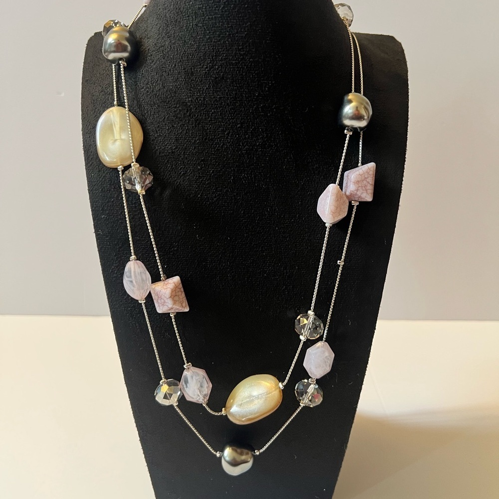 Elegant Multi-Color Beaded Necklace - Picture 1 of 5